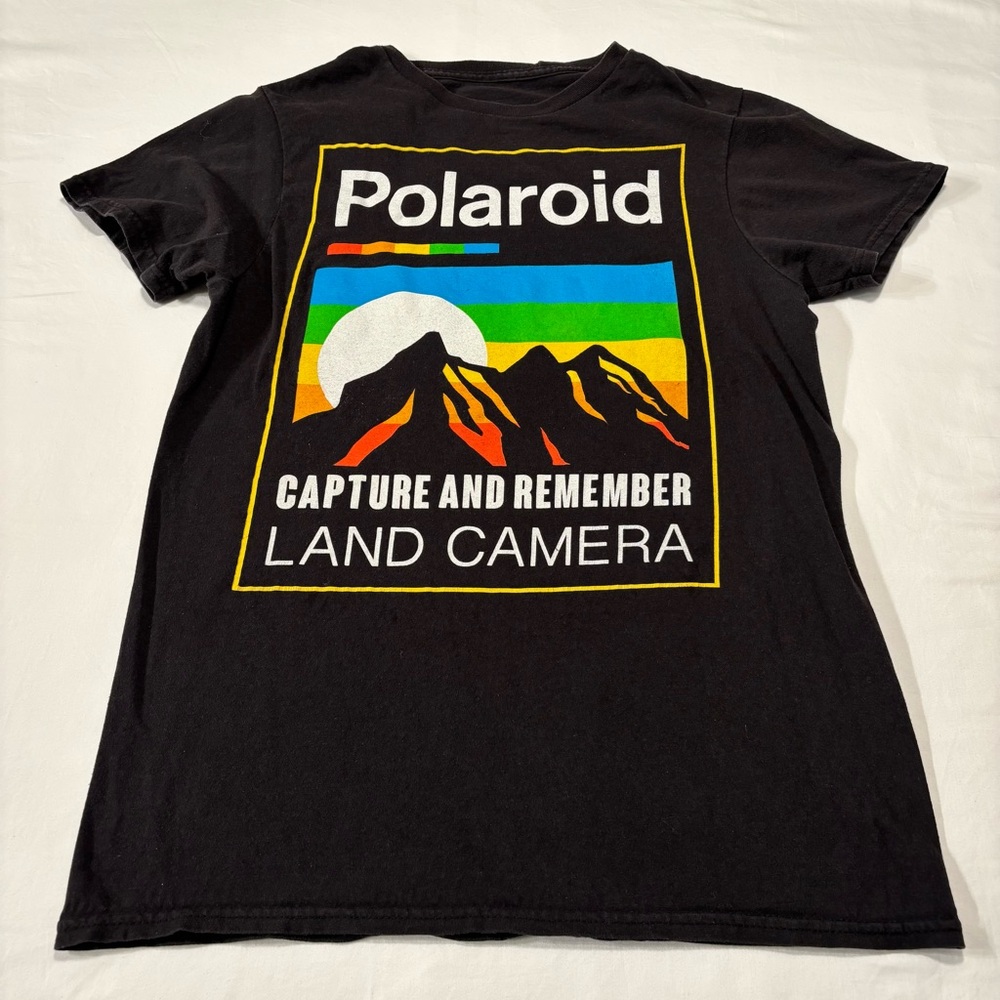 🔥LAST CHANCE🔥 Polaroid Black “Capture and Remember Land Camera” T-Shirt